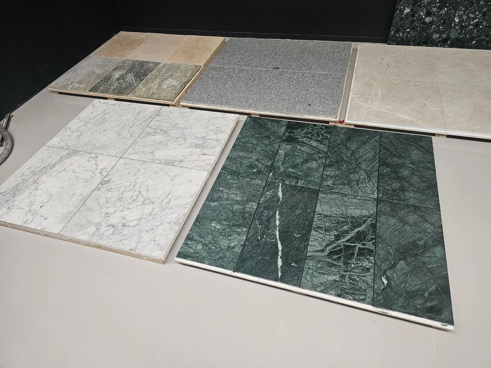 Natural stone surface identification during restoration training